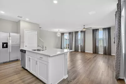 5610 SE Edgewater Cir, Stuart, FL 34997 - Photo 5