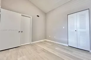 2811 N Oakland Forest Dr, Oakland Park, FL 33309 - Photo 23