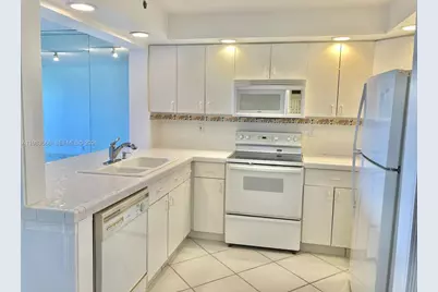 2555 Collins Ave #1707, Miami Beach, FL 33140 - Photo 5