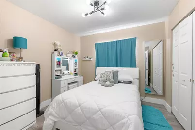 2419 NW 101st St, Miami, FL 33147 - Photo 13