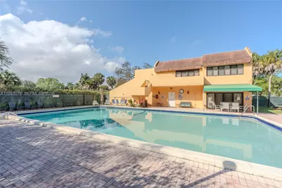 430 Commodore Dr #314, Plantation, FL 33325 - Photo 7