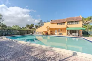 430 Commodore Dr, Plantation, FL 33325 - Photo 7