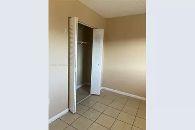 6121 W 24th Ave #206, Hialeah, FL 33016 - Photo 9