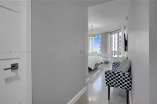4775 Collins Ave, Miami Beach, FL 33140 - Photo 27