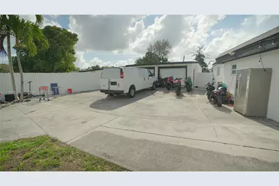 1720 NW 124th Ter, Miami, FL 33167 - Photo 11