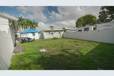 1720 NW 124th Ter, Miami, FL 33167 - Photo 17