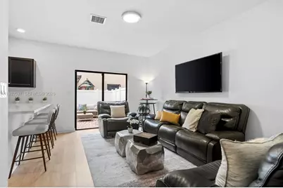 9380 W 33rd Ln, Hialeah, FL 33018 - Photo 23