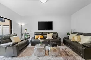 9380 W 33rd Ln, Hialeah, FL 33018 - Photo 5