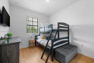 9380 W 33rd Ln, Hialeah, FL 33018 - Photo 9