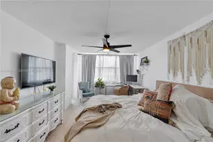 6039 Collins Ave, Miami Beach, FL 33140 - Photo 13