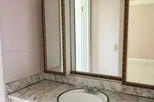 410 SE 2nd St, Hallandale Beach, FL 33009 - Photo 7