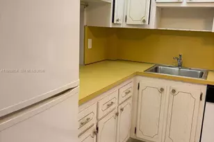 410 SE 2nd St, Hallandale Beach, FL 33009 - Photo 5