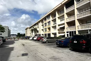 410 SE 2nd St, Hallandale Beach, FL 33009 - Photo 11