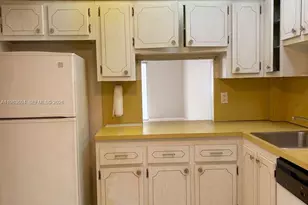 410 SE 2nd St, Hallandale Beach, FL 33009 - Photo 3