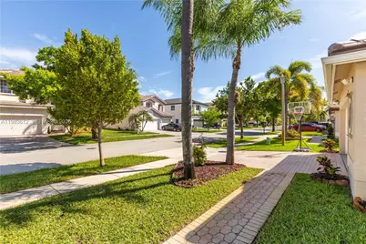 17422 SW 33rd St, Miramar, FL 33029 - Photo 7