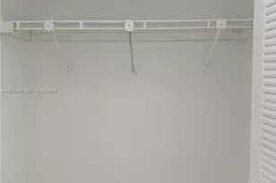 927 NE 199th St, Miami, FL 33179 - Photo 7