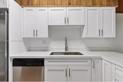 10406 SW 76th St, Miami, FL 33173 - Photo 19