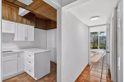 10406 SW 76th St, Miami, FL 33173 - Photo 13