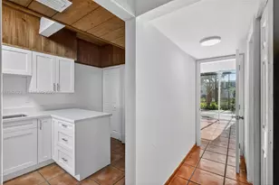 10406 SW 76th St, Miami, FL 33173 - Photo 13