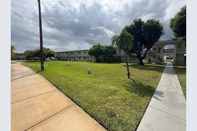 70 NE 202nd Ter #T12, Miami Gardens, FL 33179 - Photo 11