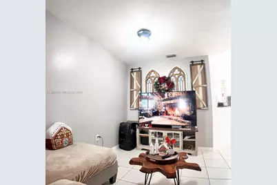 8884 SW 220th Ln, Cutler Bay, FL 33190 - Photo 5