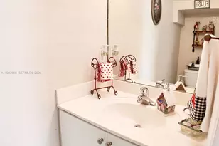 8884 SW 220th Ln, Cutler Bay, FL 33190 - Photo 7