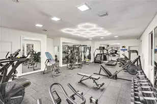 8145 NW 7th St, Miami, FL 33126 - Photo 37