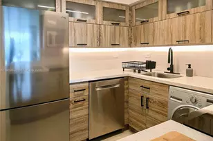 1500 Bay Rd, Miami Beach, FL 33139 - Photo 11