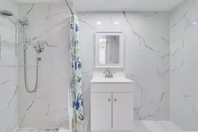 2750 NE 183rd St #1203, Aventura, FL 33160 - Photo 9