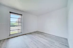9459 SW 76th St, Miami, FL 33173 - Photo 17