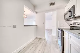 9459 SW 76th St, Miami, FL 33173 - Photo 9