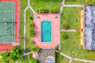 9459 SW 76th St, Miami, FL 33173 - Photo 17