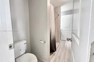 1263 SW 46th Ave, Pompano Beach, FL 33069 - Photo 5