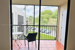 8075 SW 107th Ave, Miami, FL 33173 - Photo 13