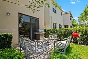 659 NE 191st St, Miami, FL 33179 - Photo 23