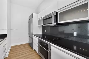 950 Brickell Bay Dr, Miami, FL 33131 - Photo 9
