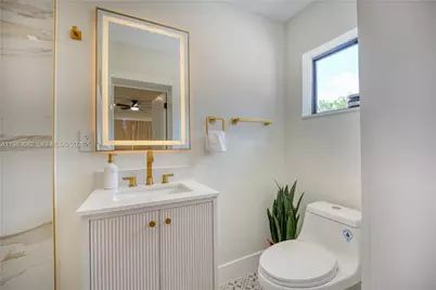 654 NW 45th St, Oakland Park, FL 33309 - Photo 17