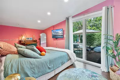 11377 W Biscayne Canal Rd, Miami, FL 33161 - Photo 35