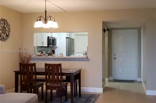 9520 Seagrape Dr, Davie, FL 33324 - Photo 5