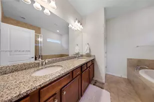 932 Banyan Dr, Hollywood, FL 33021 - Photo 15