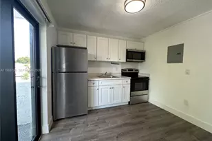 529 SW 4th St, Miami, FL 33130 - Photo 3