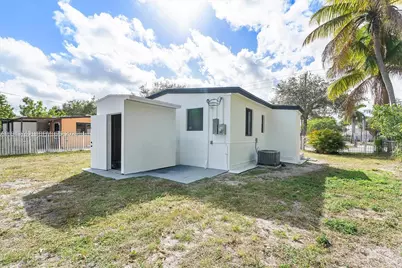 3621 SW 48th Ave, West Park, FL 33023 - Photo 23