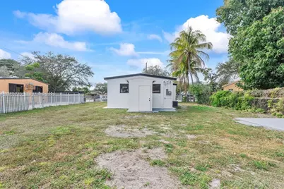 3621 SW 48th Ave, West Park, FL 33023 - Photo 25