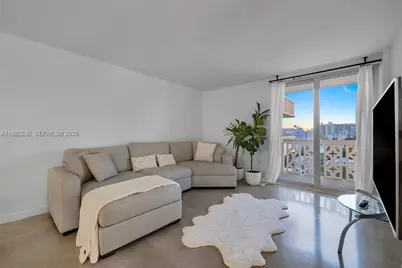 1020 Meridian Ave #816, Miami Beach, FL 33139 - Photo 3