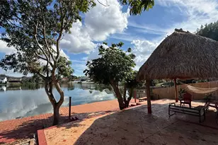 1001 SW 98th Ave, Pembroke Pines, FL 33025 - Photo 5