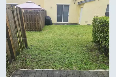 142 SE 28th Ter #12, Homestead, FL 33033 - Photo 15