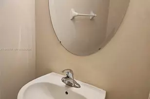 142 SE 28th Ter, Homestead, FL 33033 - Photo 17