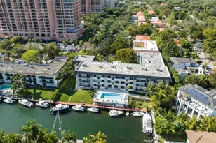 6815 Edgewater Dr, Coral Gables, FL 33133 - Photo 3