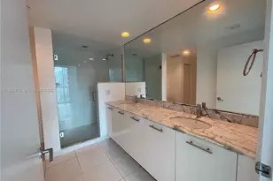 55 SE 6th St, Miami, FL 33131 - Photo 21