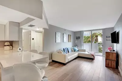 1621 Bay Rd #506, Miami Beach, FL 33139 - Photo 5